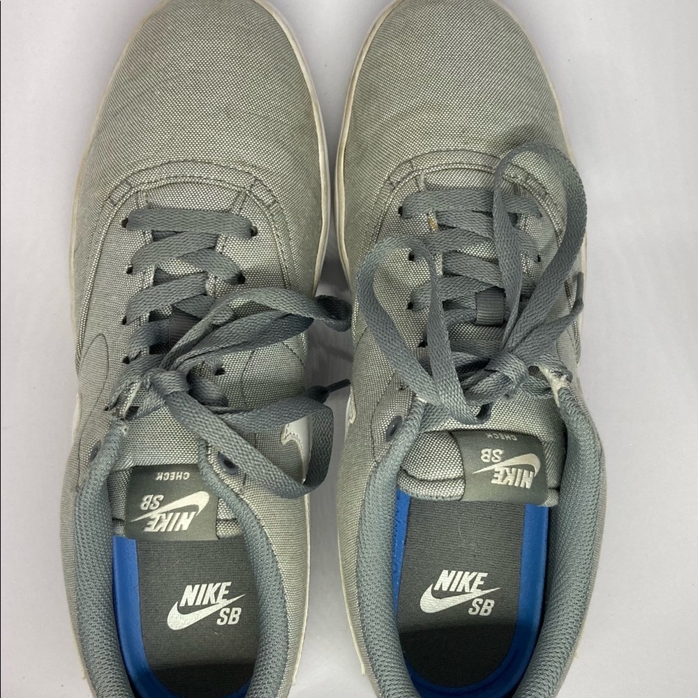 Nike SB Check Solarsoft grey canvas men’s size 10.5 good condition